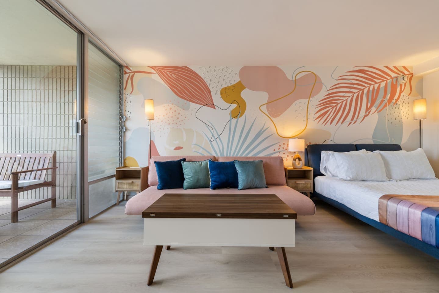 Newly Renovated Pink Paradise Studio - Image 6