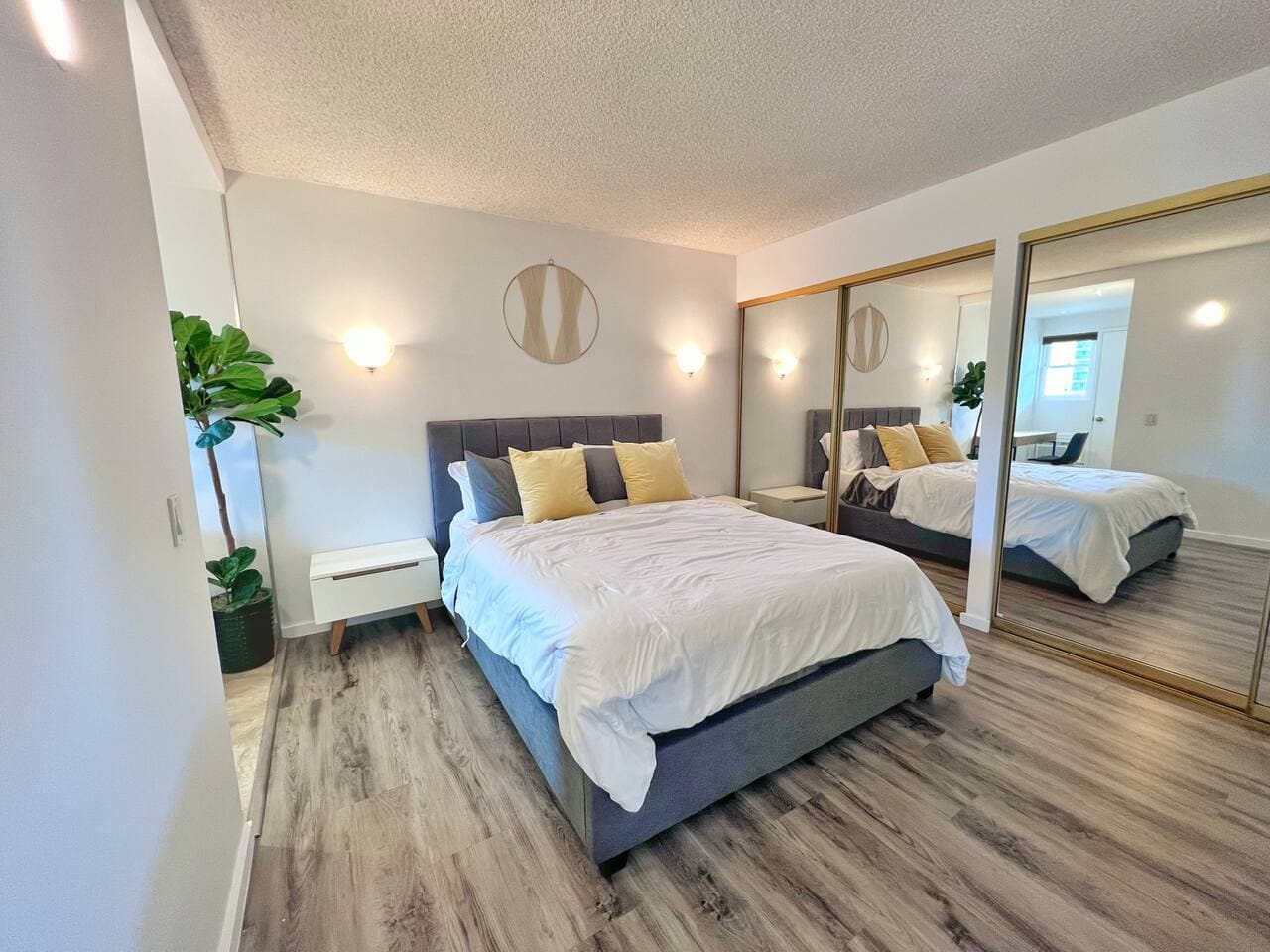 Renovated Modern Pad in Central Waikiki /w Parkng